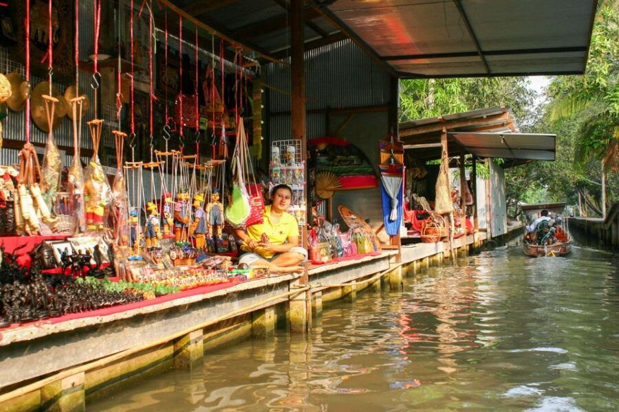 bkk-meet-monkey-mangrove-forest-seafood-market-private