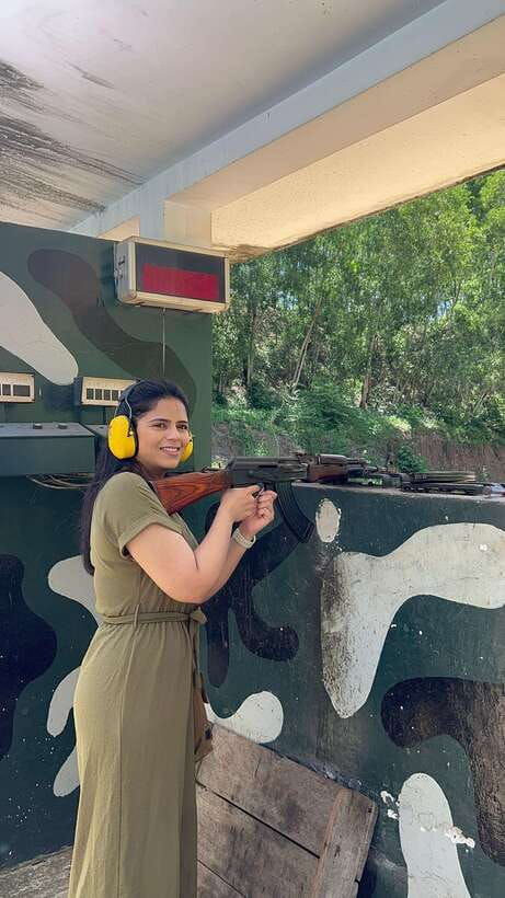 black-virgin-mountain-cu-chi-cao-dai-with-female-guide