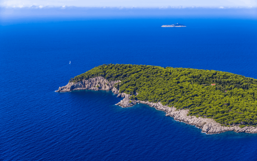 blue-cave-with-snorkeling-and-swimming-speed-boat-tour