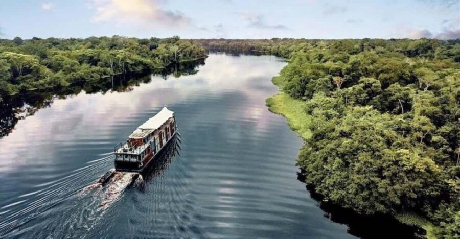 boat-trip-on-the-amazon-and-itaya-rivers