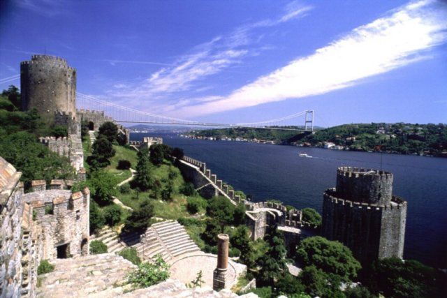 bosphorus-boat-cruise-two-continents-tour-with-lunch-2