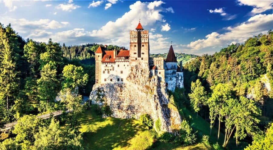 bucharest-peles-and-bran-castles-and-brasov-day-trip