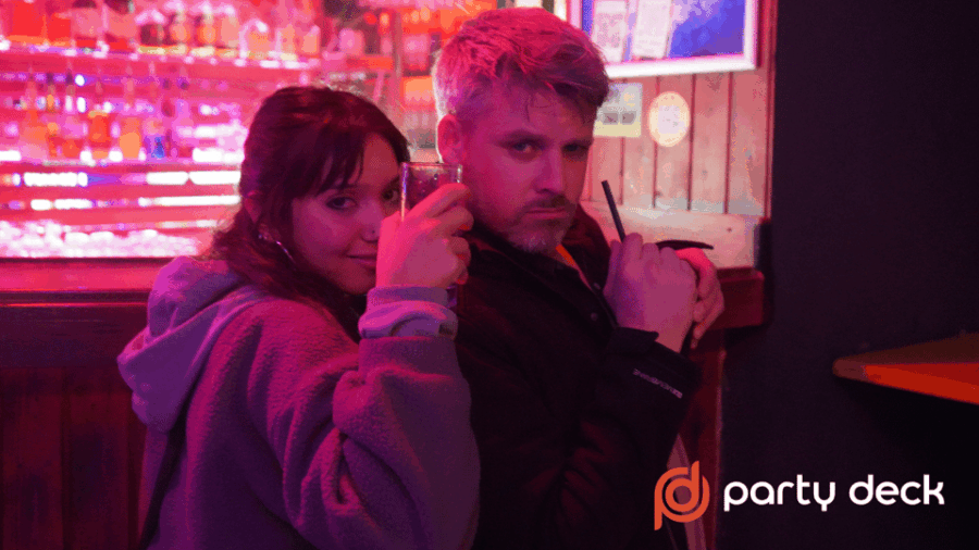 budapest-guided-crawl-to-ruin-bars-with-games-and-6-shots