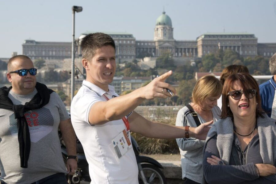 budapest-guided-walking-tour-of-pest