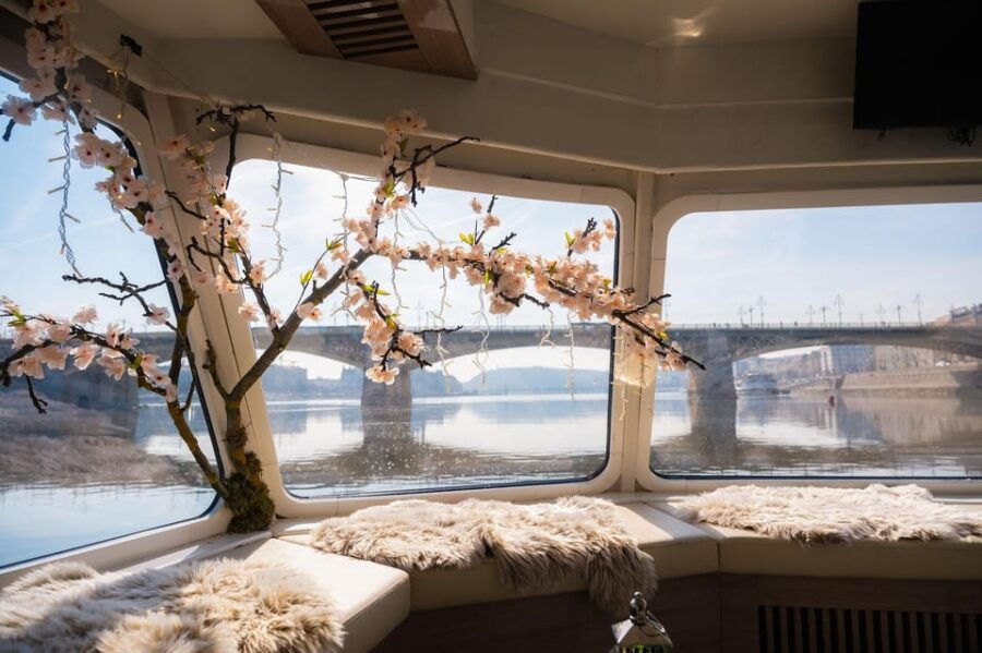 budapest-hop-on-daytime-sightseeing-cruise