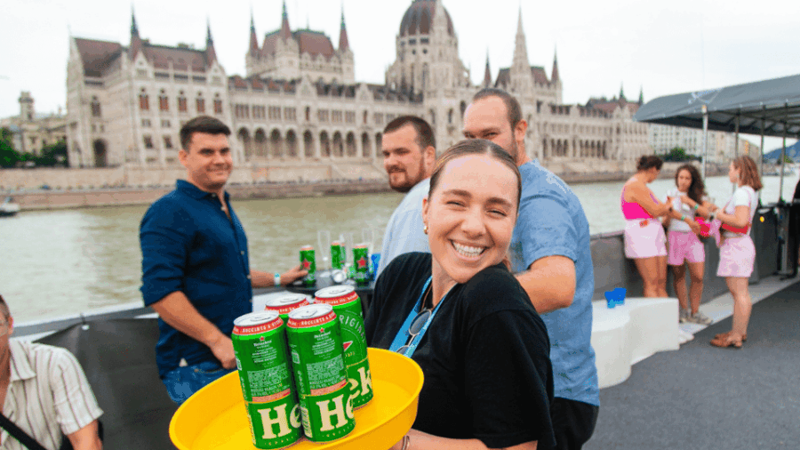 budapest-sunset-sightseeing-cruise-with-unlimited-beer