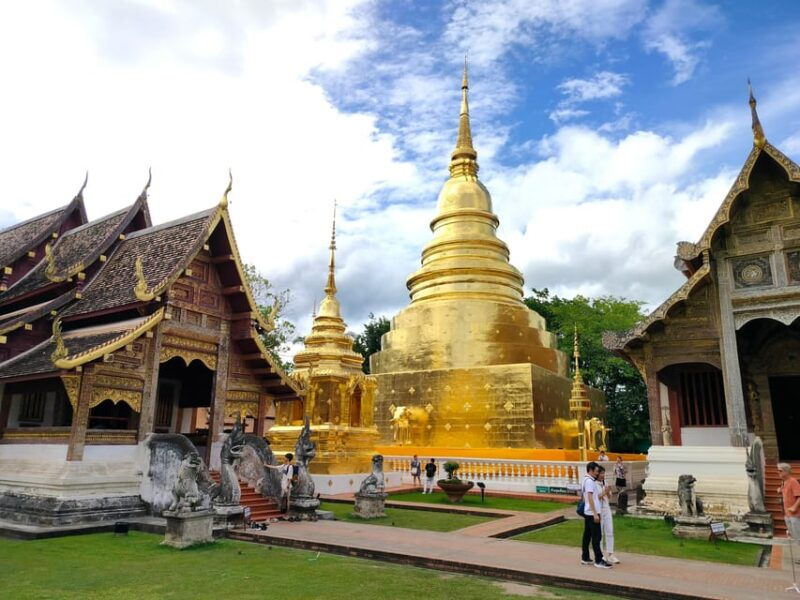 chiang-mai-chiang-mai-old-city-twilight-walking-tour