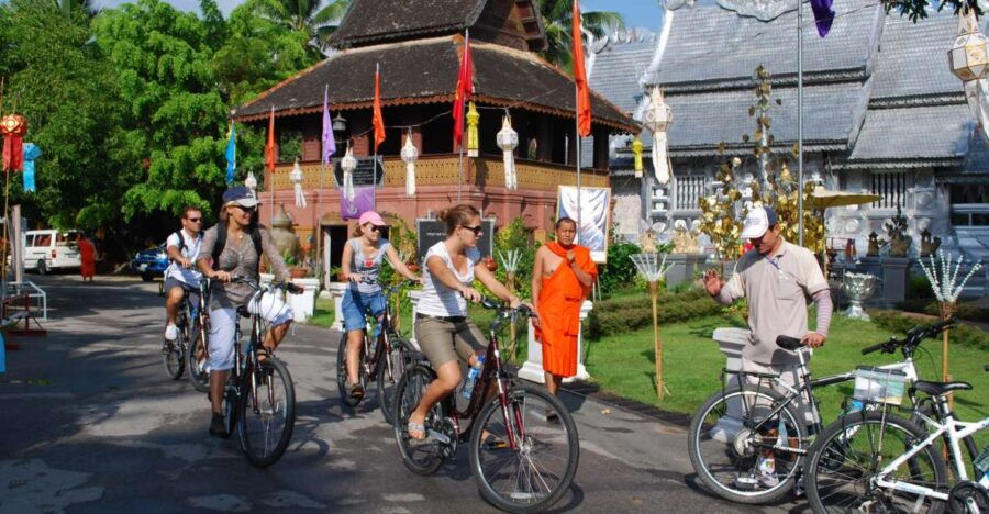 chiang-mai-city-culture-bicycle-ride