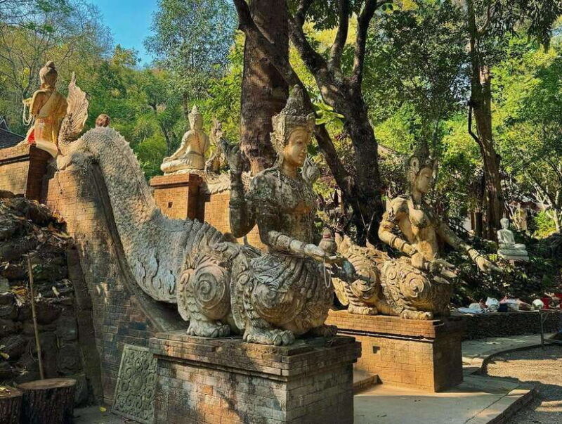 chiang-mai-doi-suthep-and-wat-pha-lat-temple-evening-tour