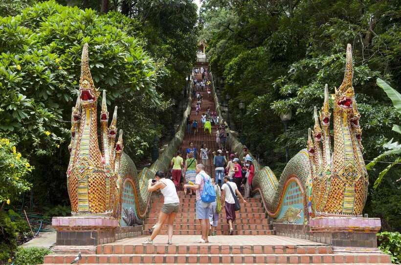 chiang-mai-doi-suthep-temple-and-old-city-walking-tour