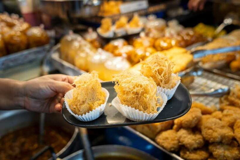 chiang-mai-evening-sightseeing-and-local-food-guided-tour