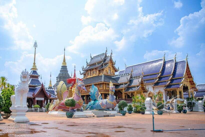 chiangma-wat-ban-den-blue-temple-sticky-waterfall