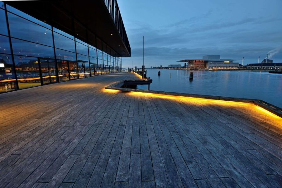 copenhagen-old-town-nyhavn-canal-walking-tour-christiana