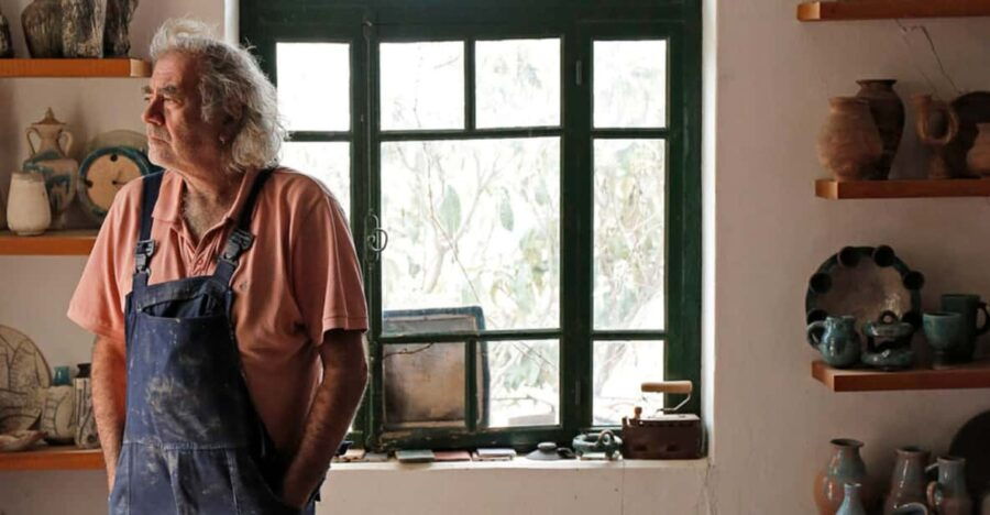 crete-raku-pottery-experience-with-master-potter-in-myrsini