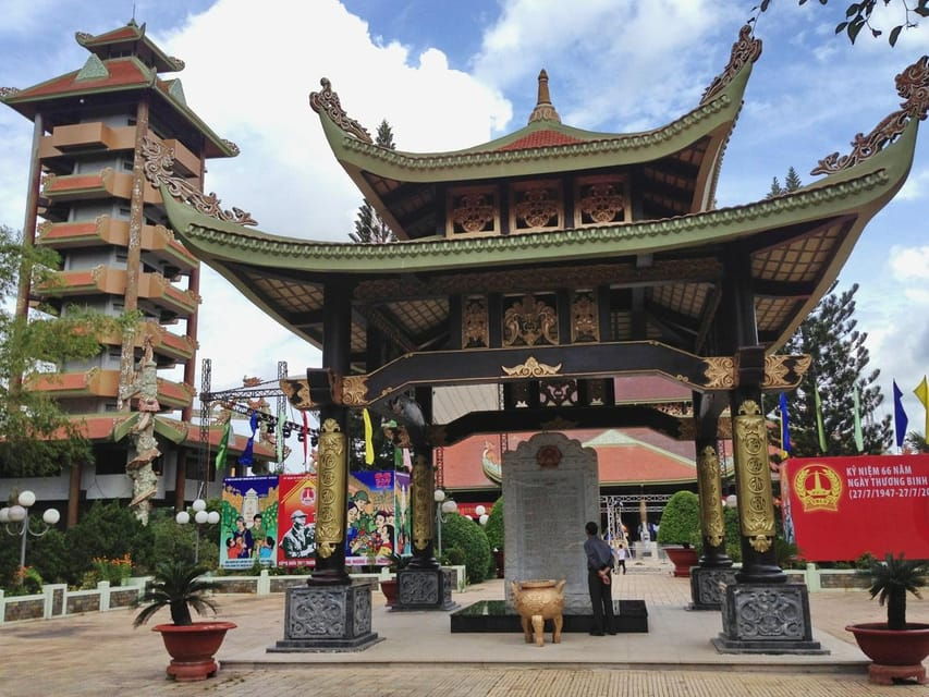 cu-chi-tunnels-and-mekong-delta-full-day-tour-3