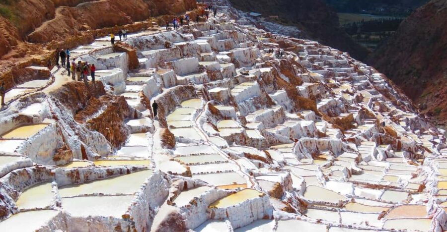 cusco-maras-moray-salineras-and-the-chinchero-weavers-tour-half-day