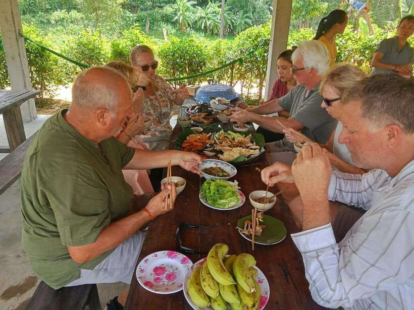 cycling-through-countryside-and-cooking-class-in-duck-stop