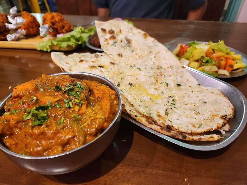 da-nang-city-sightseeing-midnight-street-food-private-tour