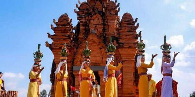 da-nang-hoi-an-my-son-holyland-rice-paper-making-morning-10