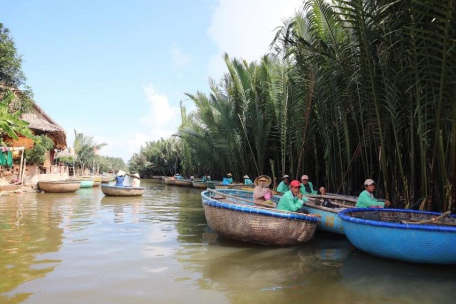 da-nang-hoi-anexperience-basket-boat-ride-in-coconut-forest