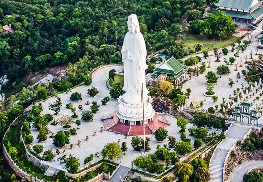 da-nang-lady-buddha-marble-mountains-and-am-phu-cave-tour-3