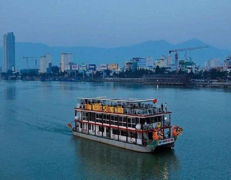 da-nang-night-tour-by-local-foods-3-wheel-riding-cruise-beer