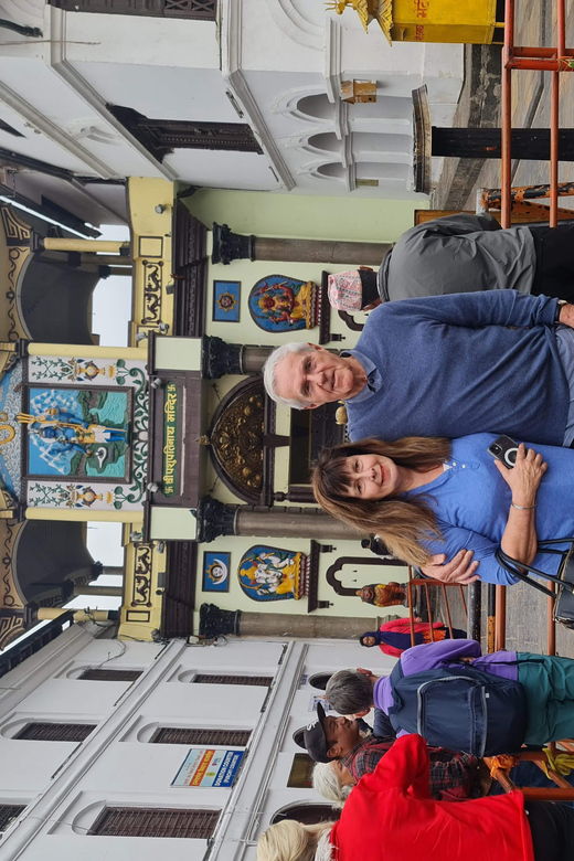 divine-dusk-the-pashupatinath-evening-aarti-private-tour