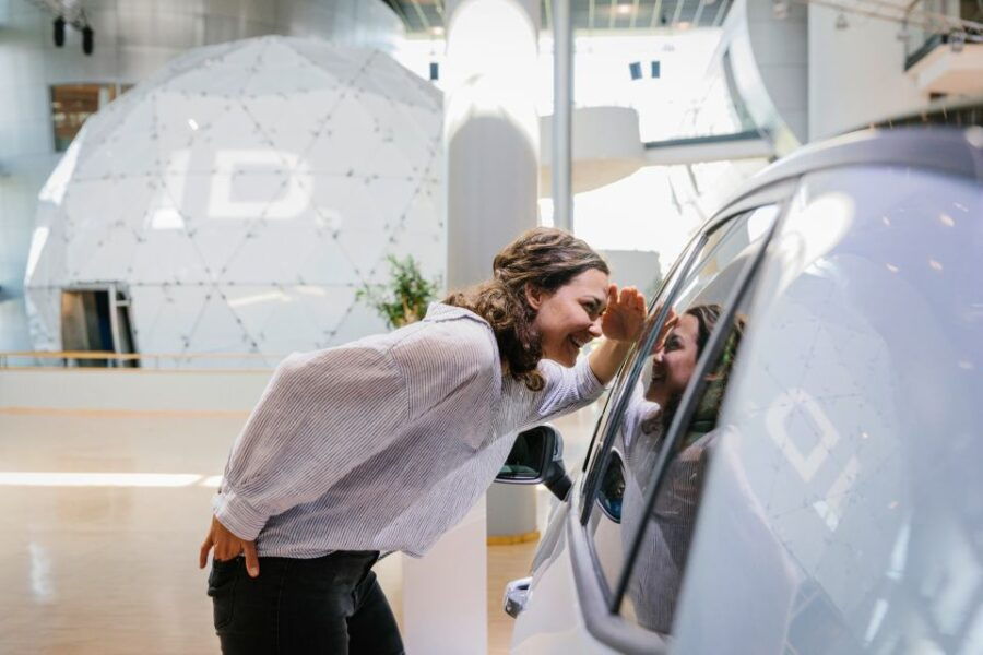 dresden-special-tour-for-children-families-vw-factory