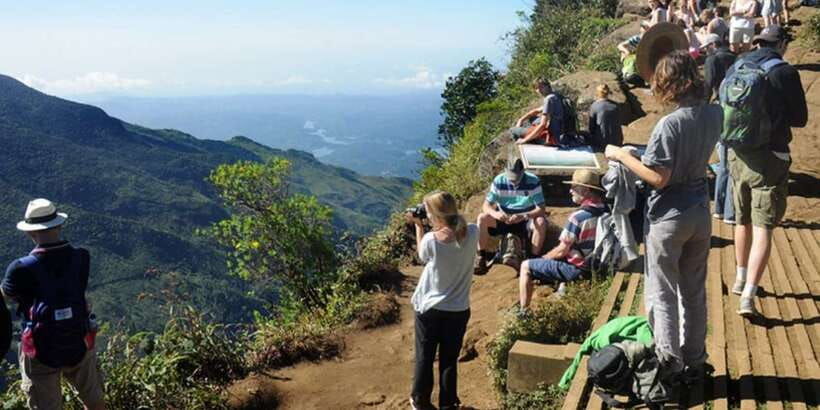 ella-to-horton-plains-with-bakers-falls-train-delights