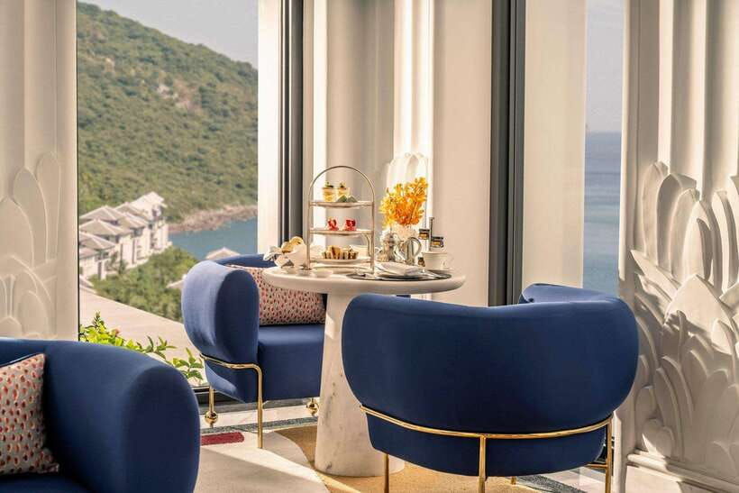 experience-afternoon-tea-at-intercontinental-da-nang