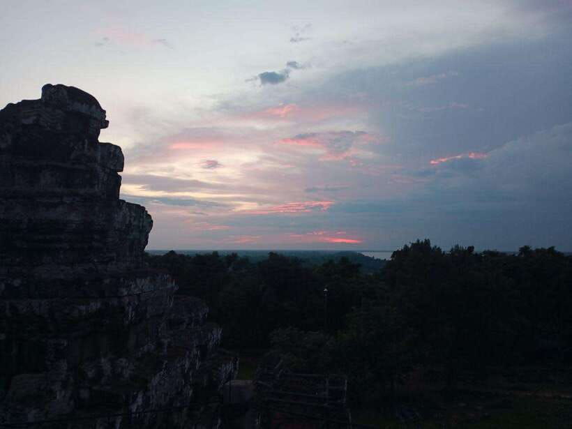 explore-some-hidden-gems-of-temples-with-sunset