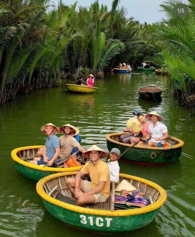 exploring-the-waterways-cam-thanh-coconut-lantern-making