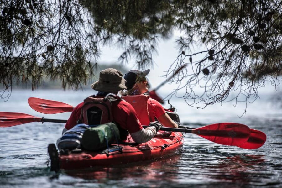 family-sea-kayak-at-meganisi-lefkada