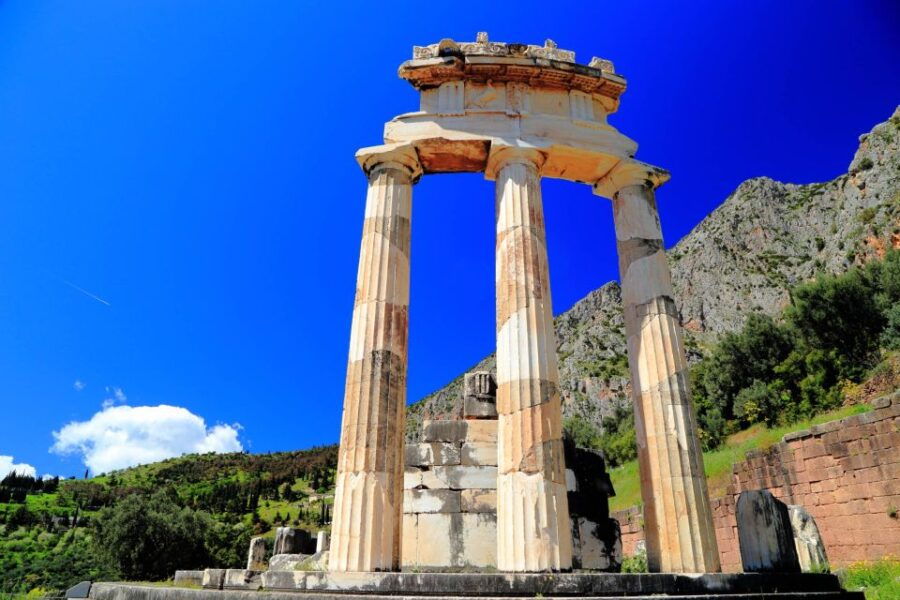 from-athens-delphi-full-day-guided-tour