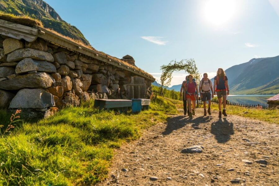 from-beitostolen-svartdalen-a-day-in-jotunheimen-tour