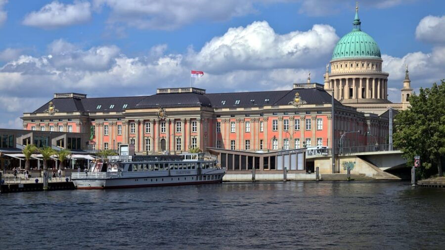 from-berlin-potsdam-luxurious-vip-private-half-day-van-tour