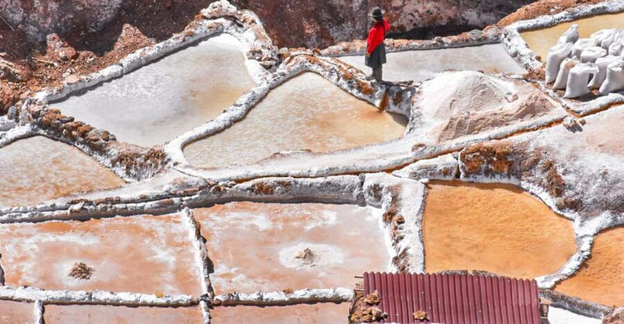 from-cusco-moray-maras-salt-mines-chinchero-weavers-tour