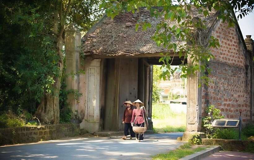 from-hanoi-duong-lam-village-private-tour-in-half-day