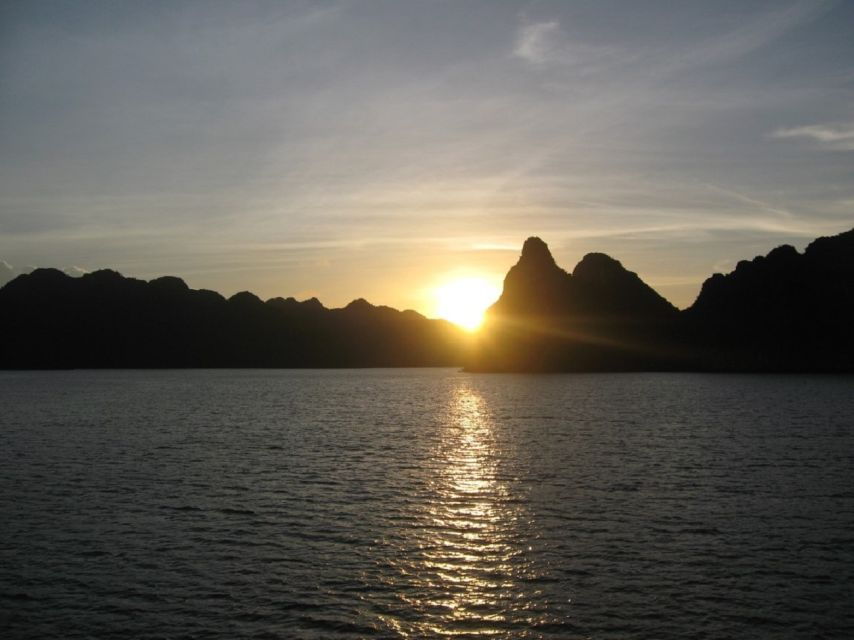 from-hanoi-ha-long-bai-tu-long-bay-2-day-1-night-cruise