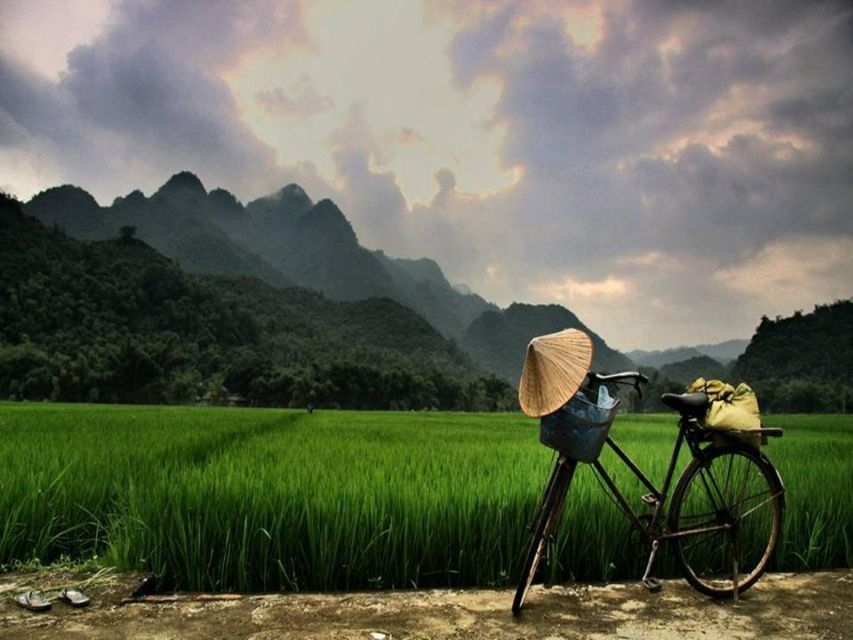 from-hanoi-mai-chau-valley-hill-tribes-2-day-trek-tour