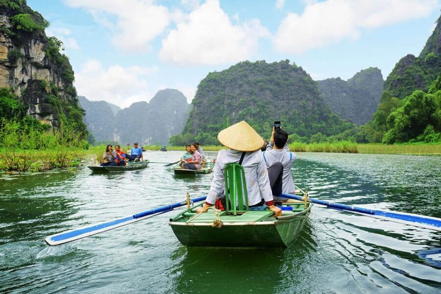 from-hanoi-ninh-binh-hoa-lu-trang-an-mua-cave-day-trip
