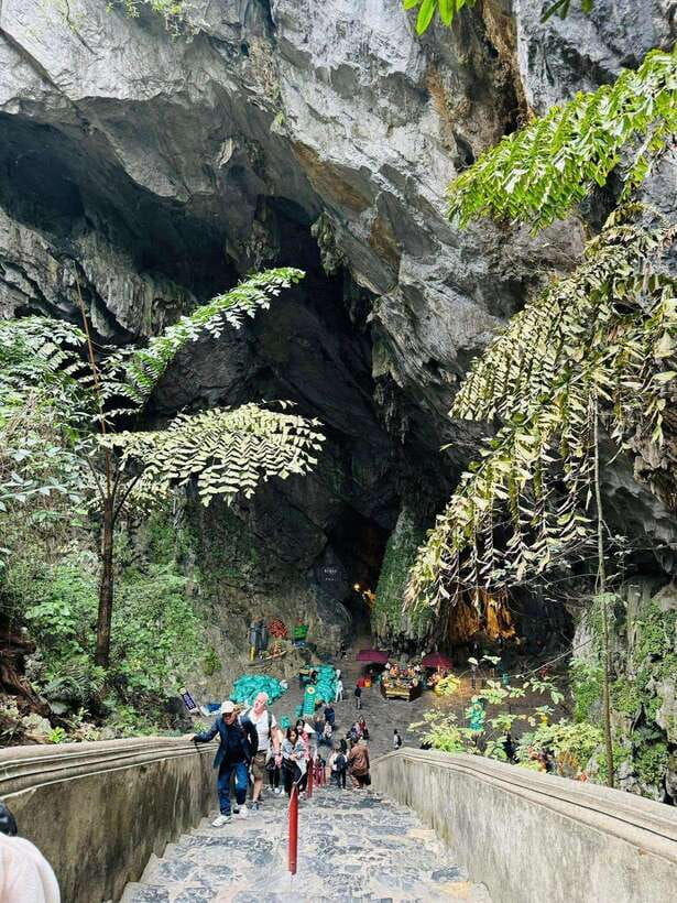 from-hanoi-perfume-pagoda-day-trip-with-boat-ride-2