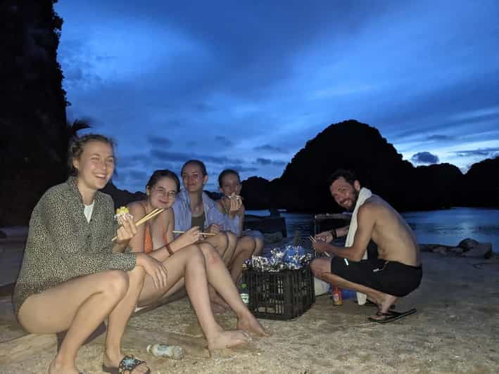 from-hanoi-to-lan-ha-bay-2-day-jungle-hiking-night-kayak