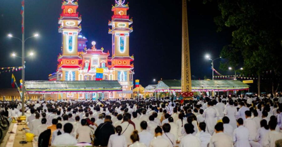 from-ho-chi-minh-cu-chi-tunnels-cao-dai-temple-2