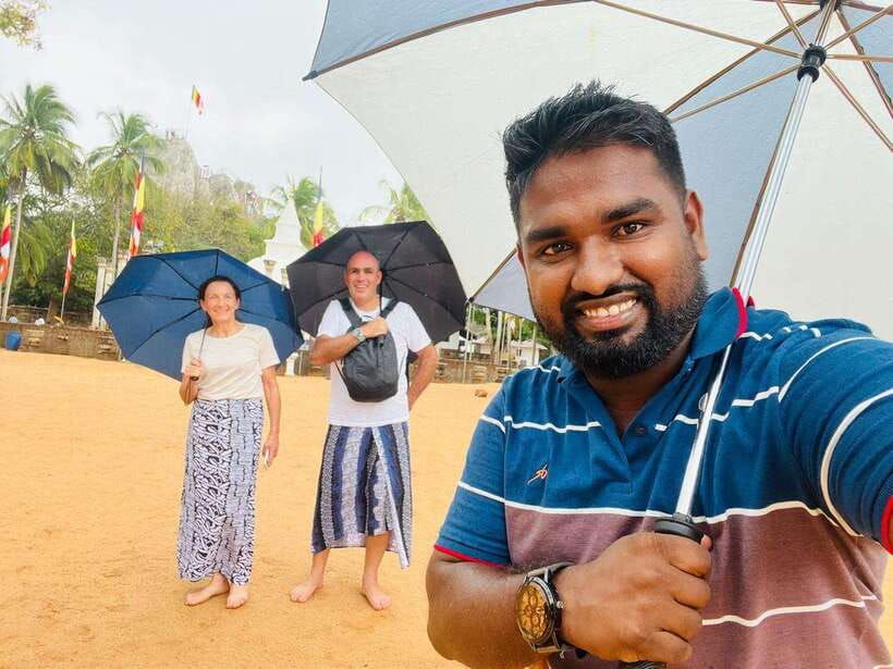 from-kandy-ambuluwawa-and-balumgala-tea-factory-tour