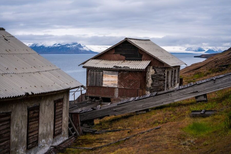 from-longyearbyen-photo-tour-mysterious-barentsburg
