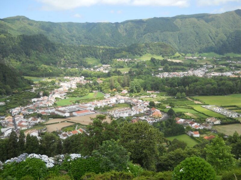 from-ponta-delgada-furnas-guided-day-trip-4x4-adventure
