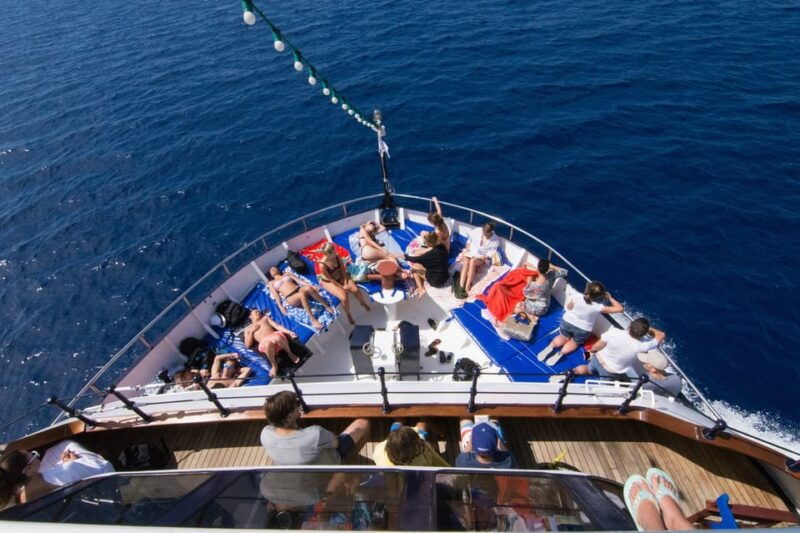 from-rhodes-city-boat-day-trip-to-lindos