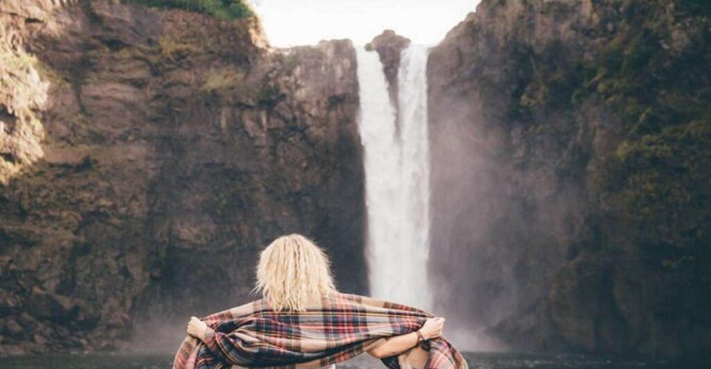 From Seattle: Visit Snoqualmie Falls and Hike to Twin Falls