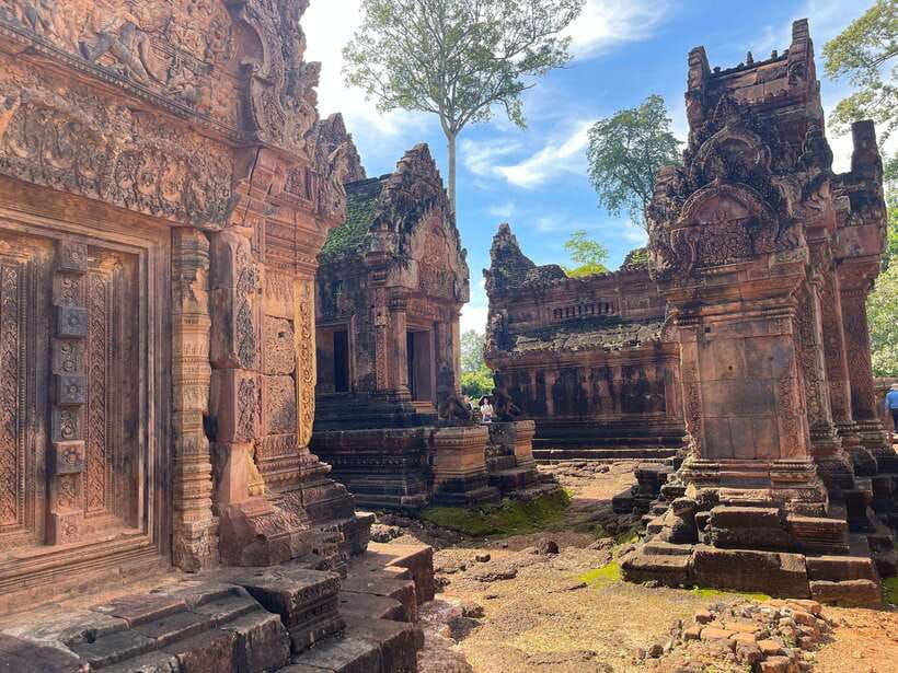 from-siem-reap-banteay-srei-and-kulen-waterfall-guided-tour